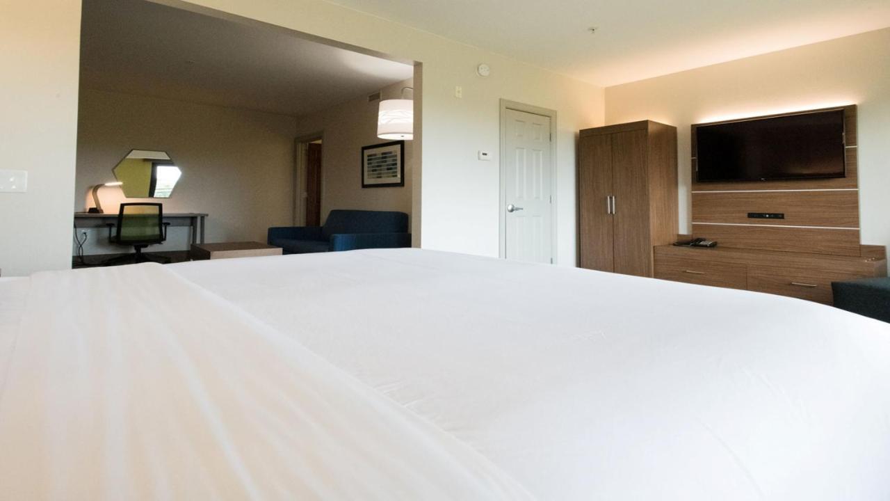 Holiday Inn Express & Suites Lexington North West-The Vineyard, An Ihg Hotel Экстерьер фото